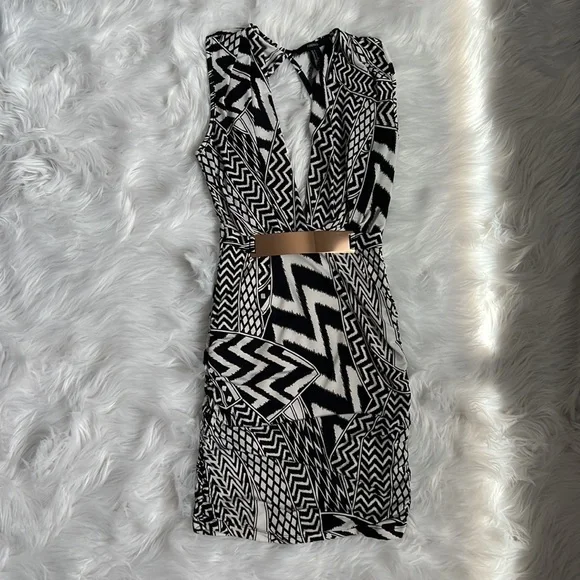 💜Forever 21💜 Deep V Cut Front/Back - Dress - Picture 3 of 4